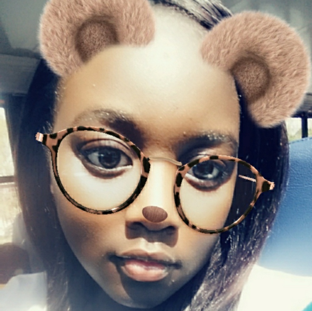 Meet your Posher, Khadija